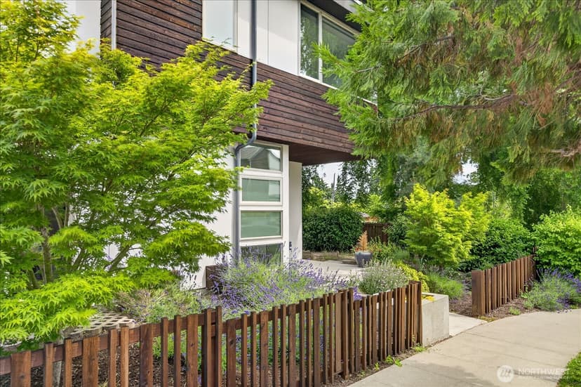 Property photo for 4440 Renton Avenue S, Seattle photo 3