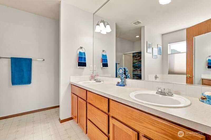 Property photo for 5103 80th Street SW, Lakewood photo 25
