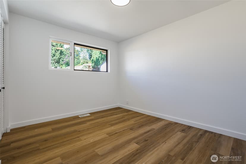 Property photo for 20224 1st Place S, Des Moines photo 19