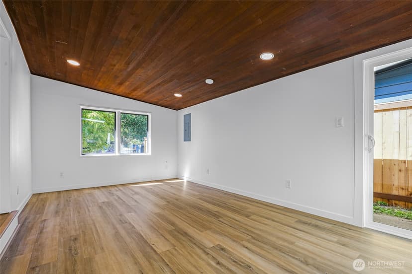 Property photo for 20224 1st Place S, Des Moines photo 11