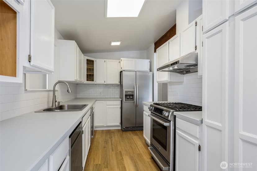 Property photo for 20224 1st Place S, Des Moines photo 8