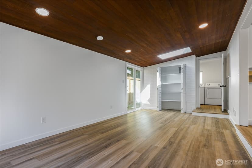 Property photo for 20224 1st Place S, Des Moines photo 13