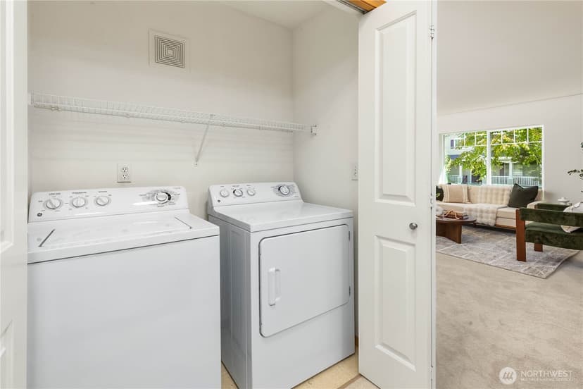 Property photo for 1981 24th Avenue NE #202, Issaquah photo 19