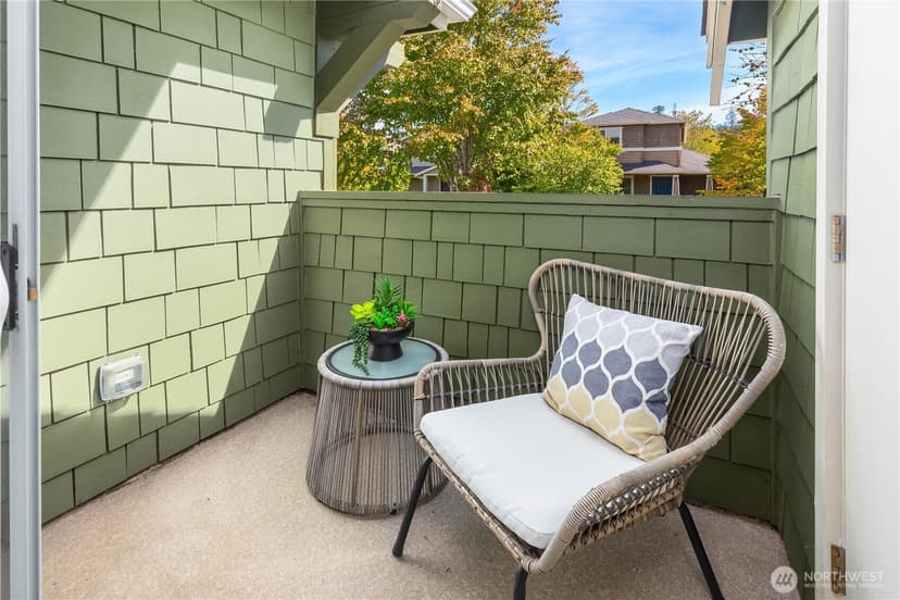 Property photo for 1981 24th Avenue NE #202, Issaquah photo 11