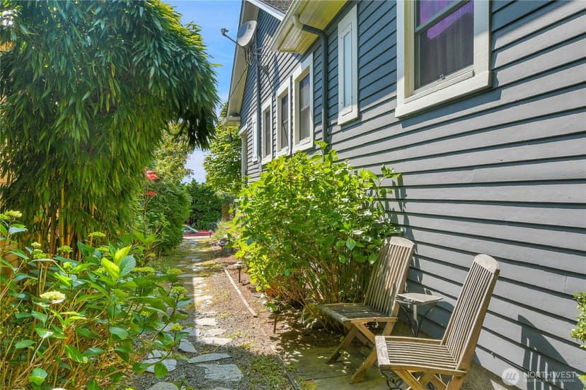Property photo for 1916 11th Avenue W, Seattle photo 22
