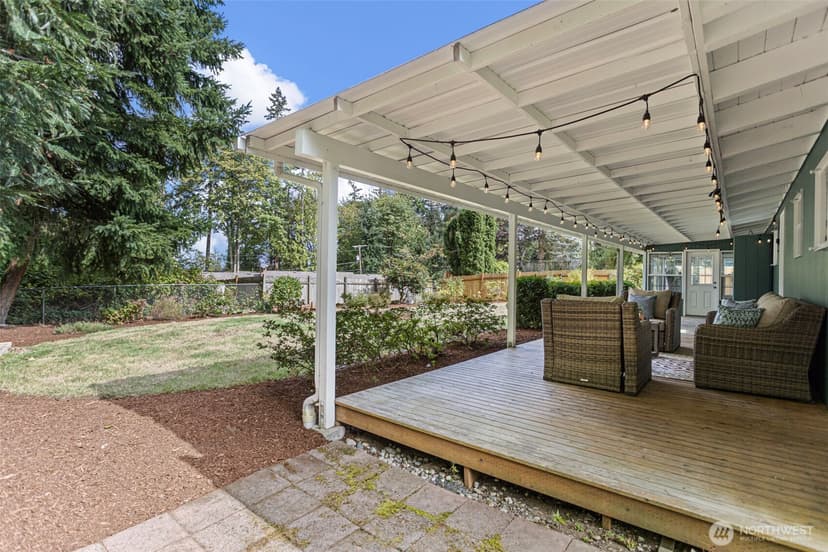 Property photo for 16318 SE Newport Way, Bellevue photo 29
