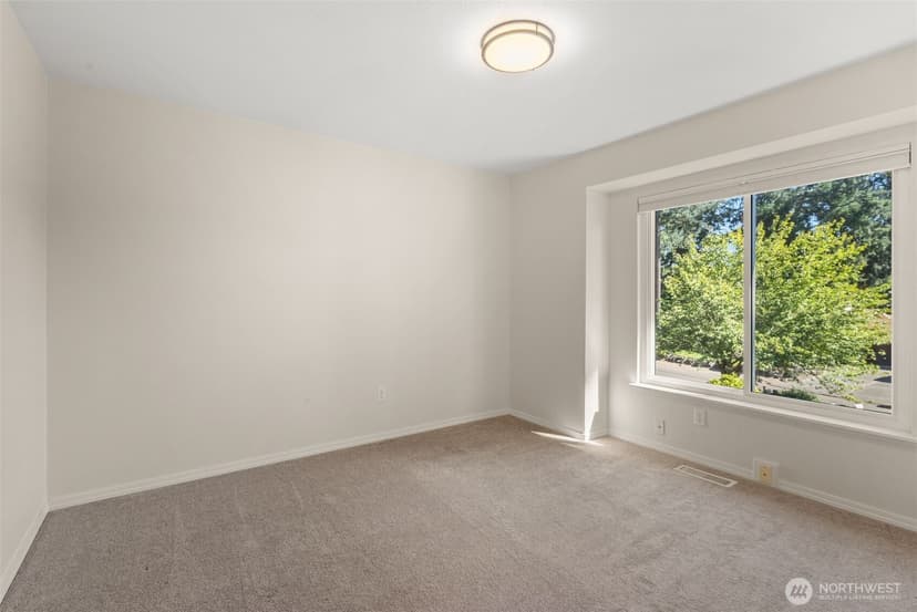 Property photo for 10020 100th Avenue SW, Lakewood photo 26