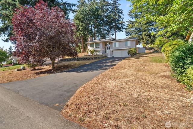 Property photo for 10020 100th Avenue SW, Lakewood photo 4