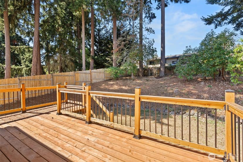 Property photo for 10020 100th Avenue SW, Lakewood photo 39