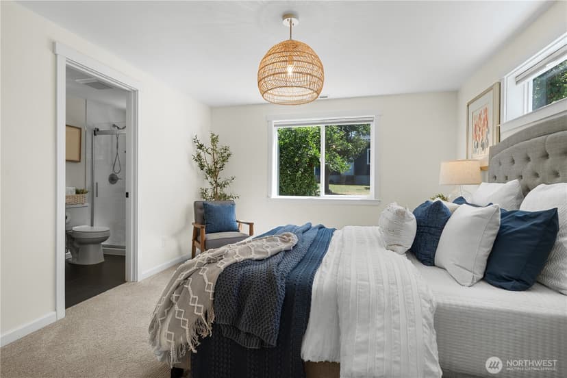 Property photo for 12032 38th Avenue NE, Seattle photo 21