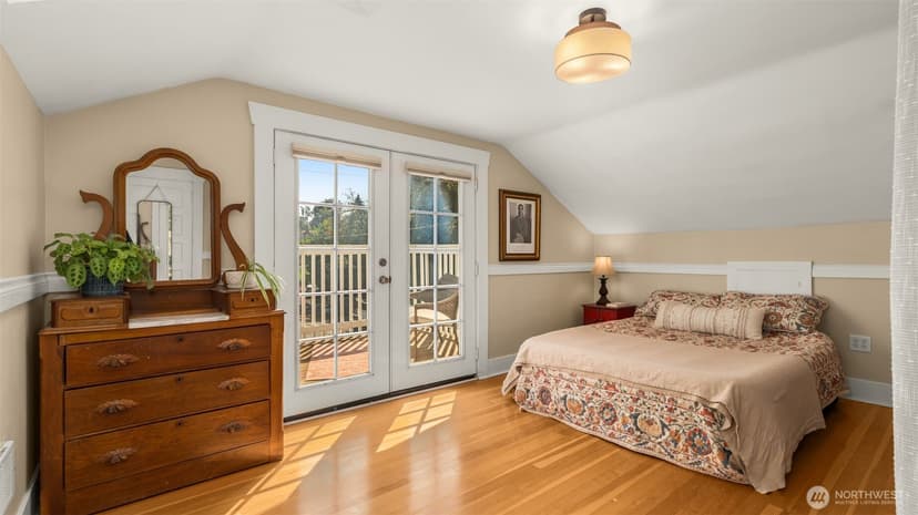 Property photo for 10015 68th Avenue S, Seattle photo 18