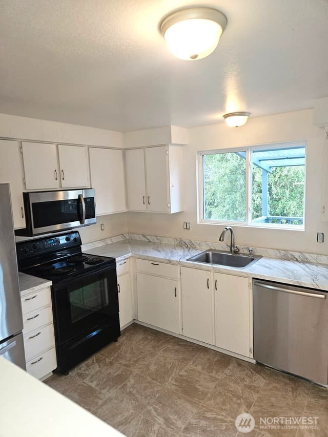 Property photo for 3415 158th Street SW, Lynnwood photo 4