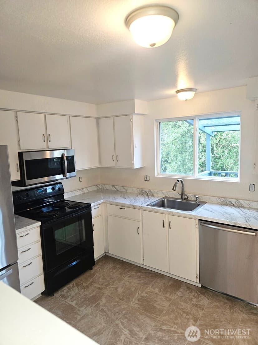 Property photo for 3415 158th Street SW, Lynnwood photo 4