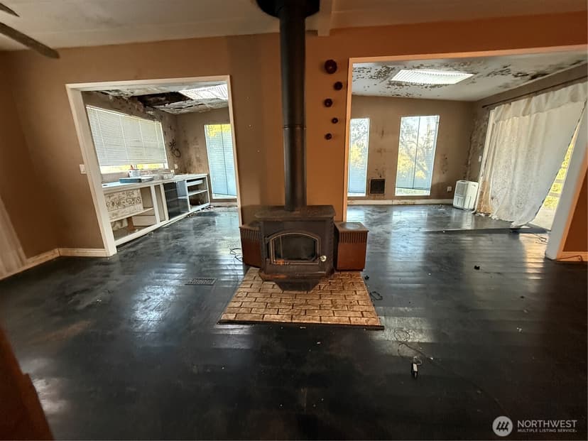 Property photo for 1911 1st Avenue W, Bremerton photo 3