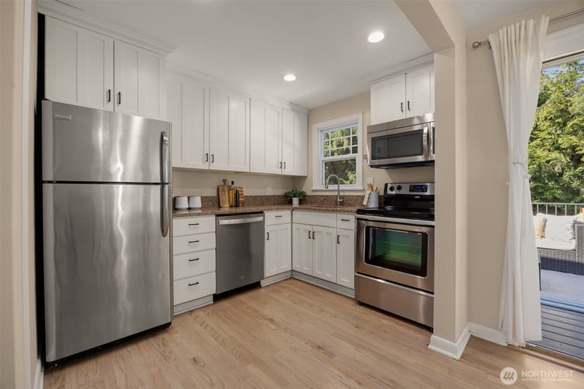 Property photo for 8039 40th Avenue NE, Seattle photo 10