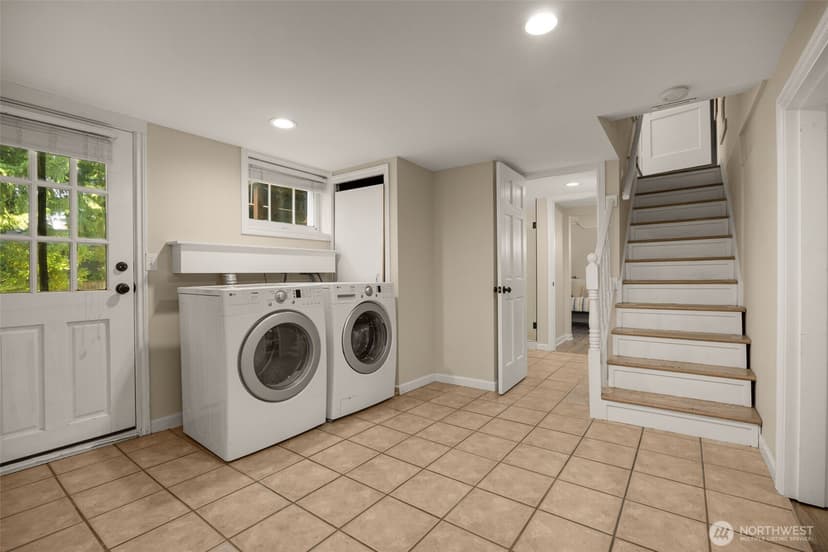 Property photo for 8039 40th Avenue NE, Seattle photo 20