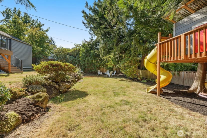 Property photo for 8039 40th Avenue NE, Seattle photo 23