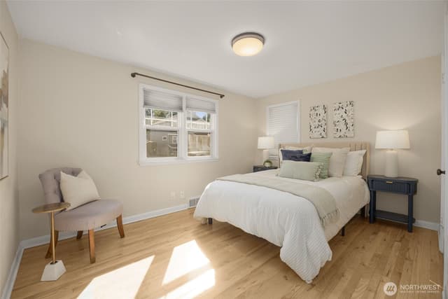 Property photo for 8039 40th Avenue NE, Seattle photo 5