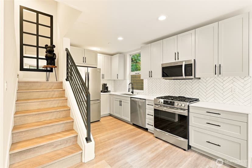 Property photo for 1118 16th Avenue #B, Seattle photo 12