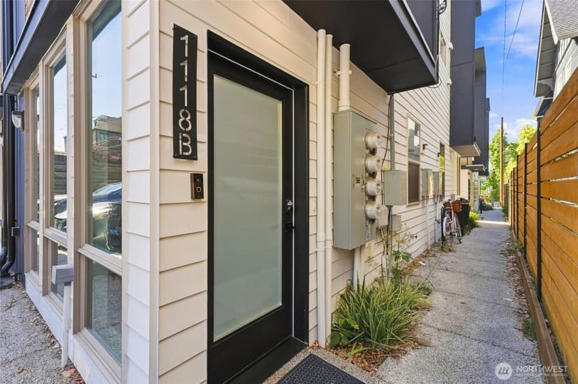 Property photo for 1118 16th Avenue #B, Seattle photo 7