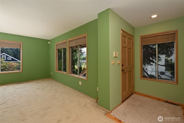 Property photo for 4407 30th Avenue W, Seattle photo 5