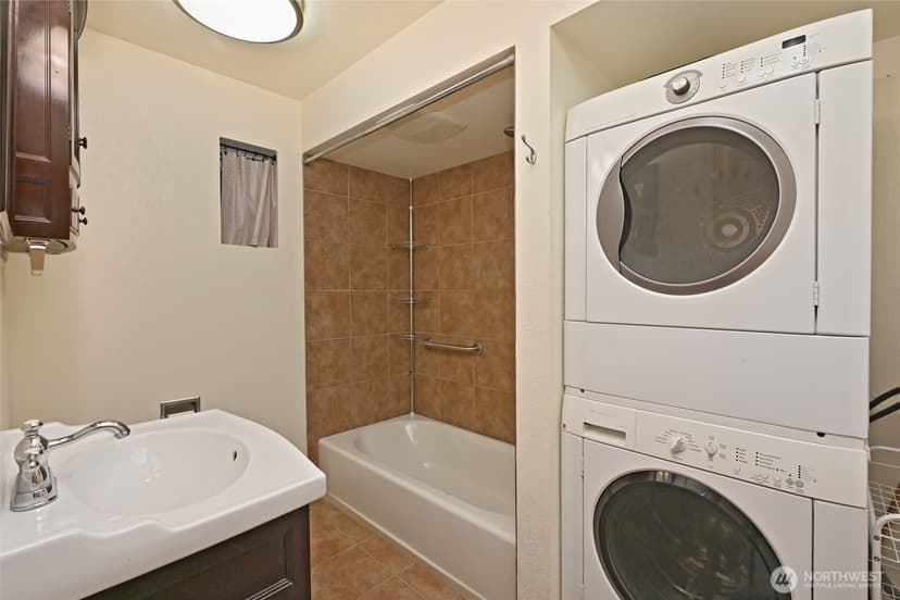 Property photo for 4407 30th Avenue W, Seattle photo 29