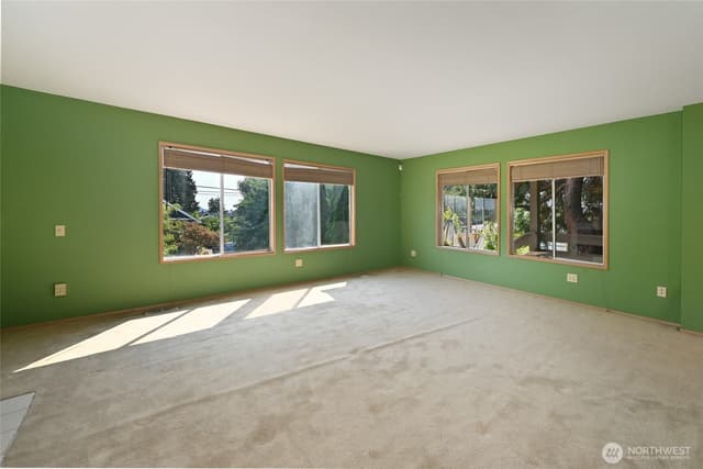 Property photo for 4407 30th Avenue W, Seattle photo 3