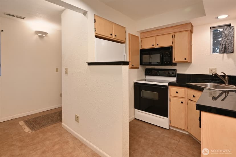 Property photo for 4407 30th Avenue W, Seattle photo 28