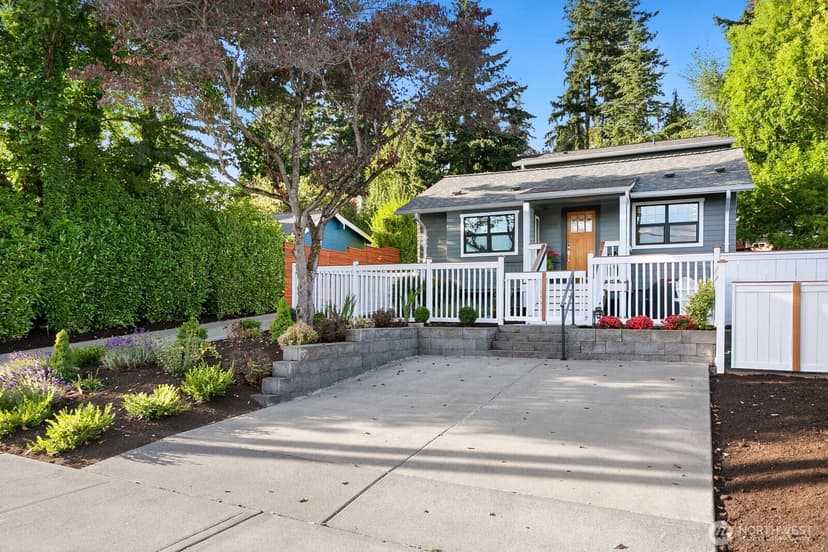 Property photo for 346 10th Avenue, Kirkland photo 3