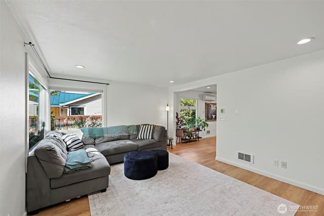 Property photo for 2638 SW 106th Street, Seattle photo 4