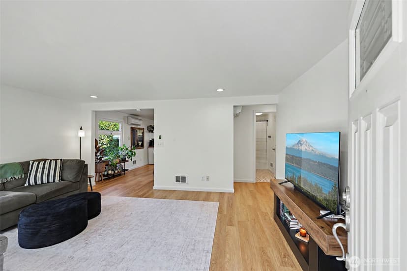 Property photo for 2638 SW 106th Street, Seattle photo 3