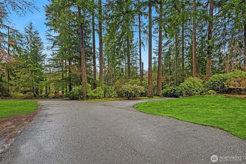 Property photo for 22223 NE 82nd Place, Redmond photo 3