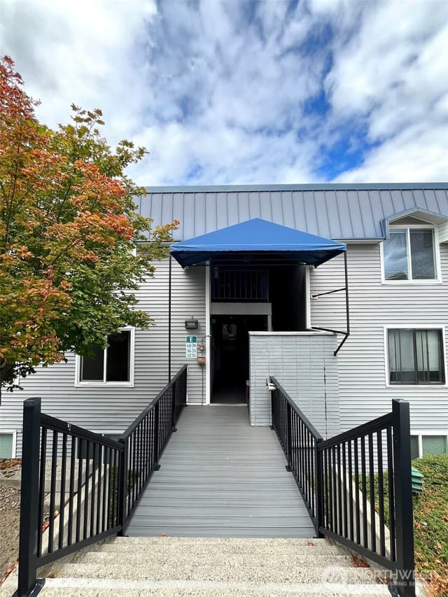 Property photo for 924 Shorewood Drive #E56, Bremerton