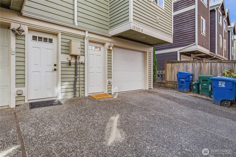 Property photo for 12325 10th Place NE #D, Seattle photo 19