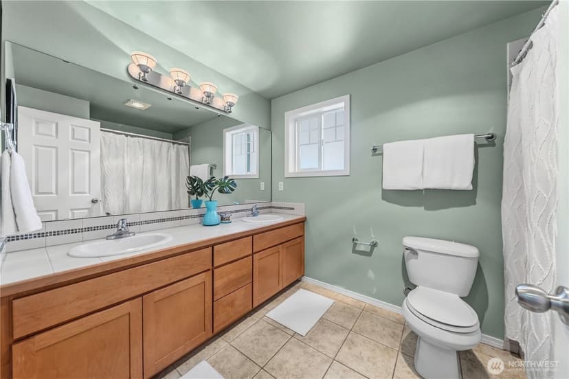 Property photo for 12325 10th Place NE #D, Seattle photo 21