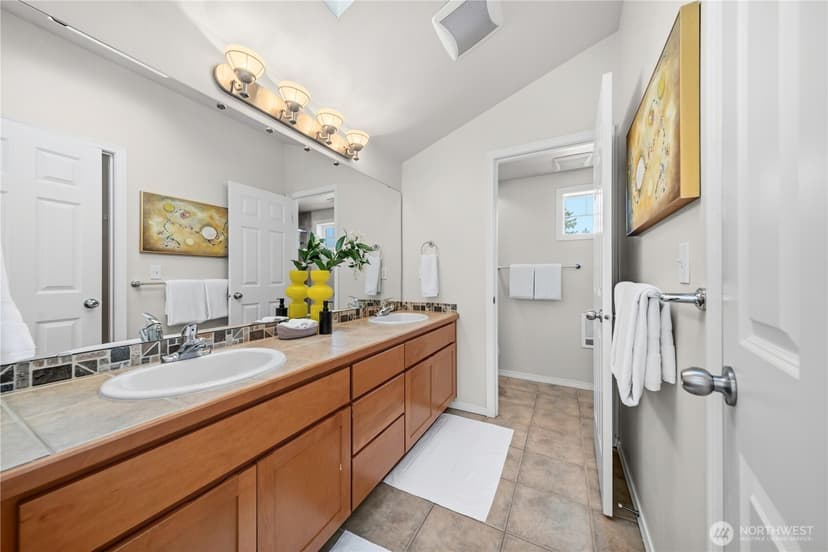 Property photo for 12325 10th Place NE #D, Seattle photo 14