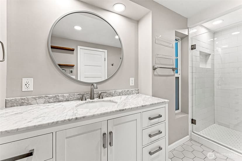 Property photo for 25657 Marine View Drive S, Des Moines photo 17