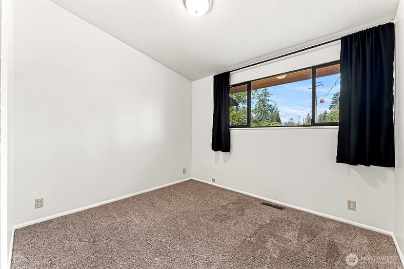 Property photo for 25657 Marine View Drive S, Des Moines photo 18