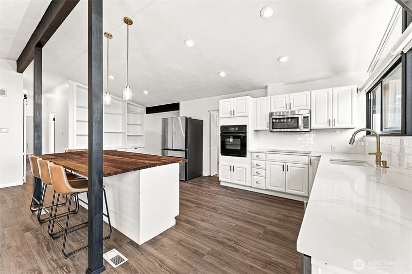 Property photo for 25657 Marine View Drive S, Des Moines photo 14