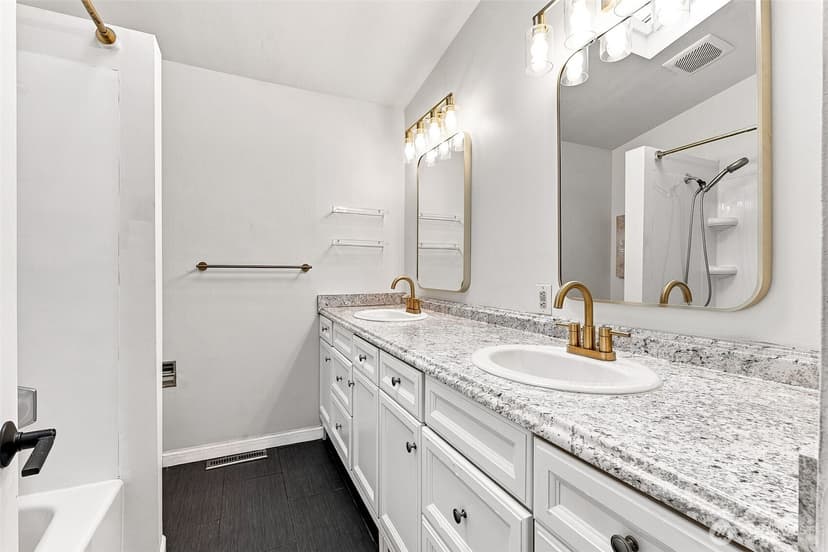 Property photo for 25657 Marine View Drive S, Des Moines photo 20