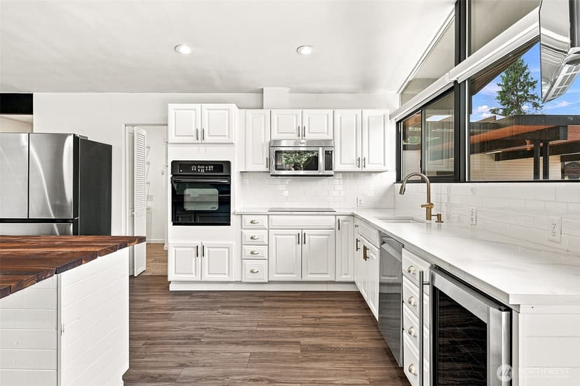 Property photo for 25657 Marine View Drive S, Des Moines photo 12