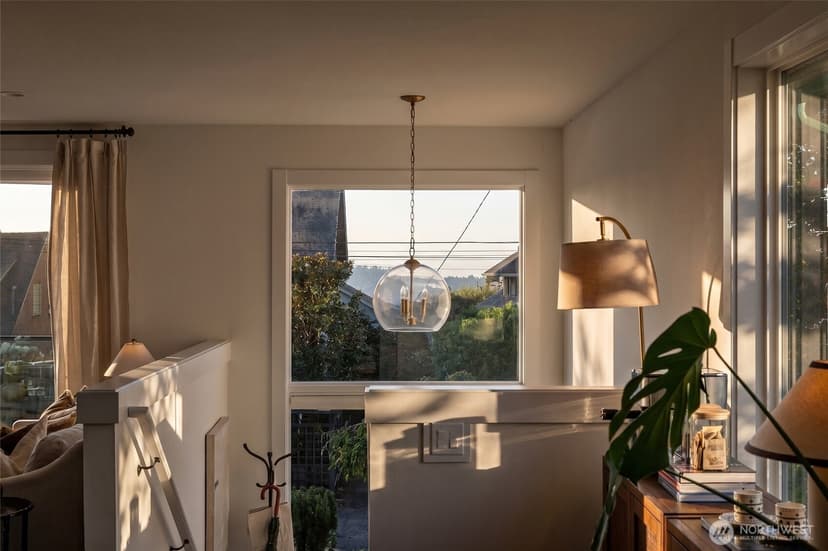 Property photo for 5128 Palatine Avenue N, Seattle photo 17