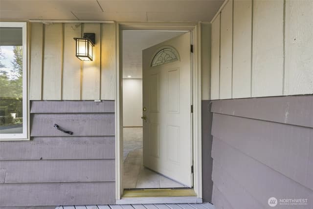 Property photo for 13240 SE 235th Street, Kent photo 4