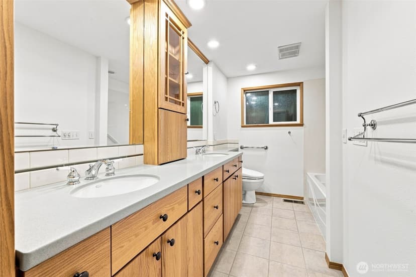 Property photo for 13240 SE 235th Street, Kent photo 16
