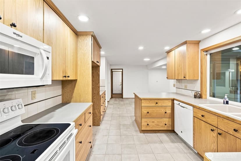Property photo for 13240 SE 235th Street, Kent photo 11