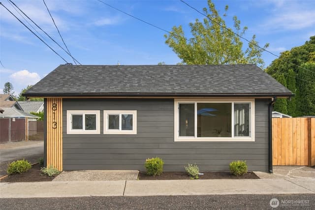Property photo for 813 SE 2nd Street, Auburn