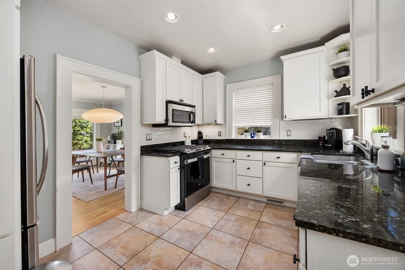 Property photo for 43 W Etruria, Seattle photo 8