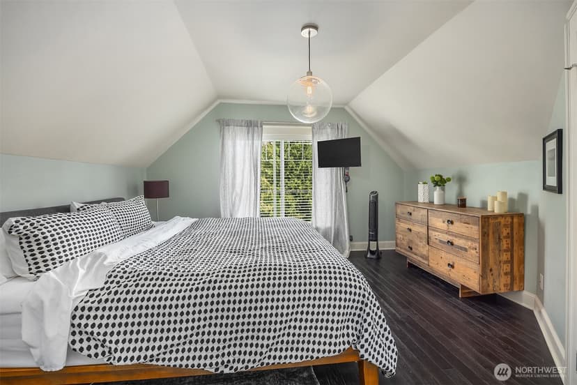 Property photo for 43 W Etruria, Seattle photo 11