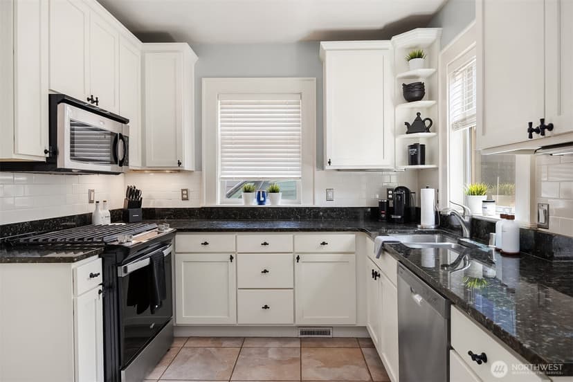 Property photo for 43 W Etruria, Seattle photo 7