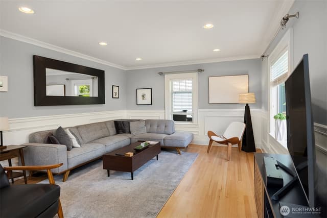 Property photo for 43 W Etruria, Seattle photo 5